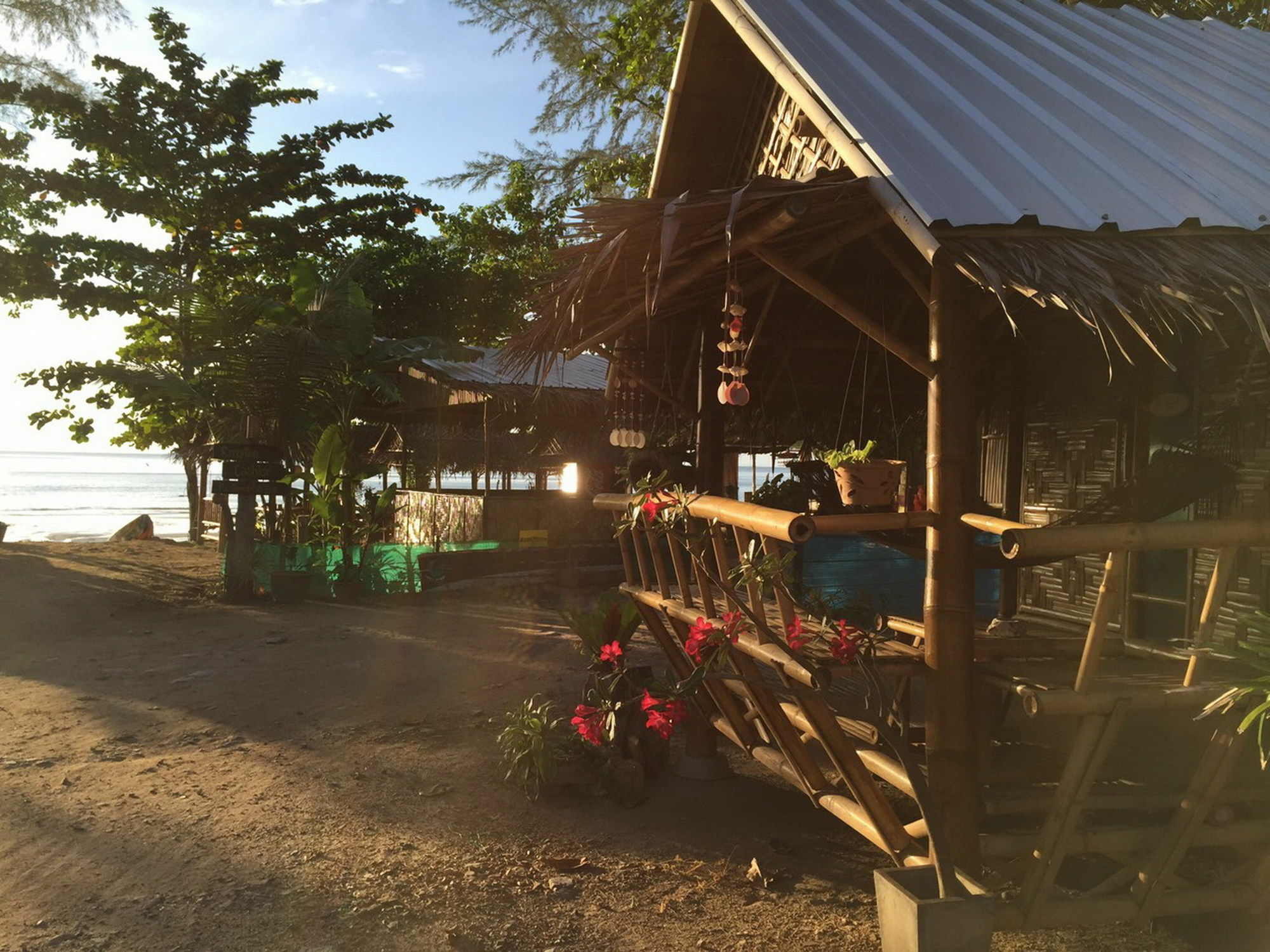 Rann Chalet Beach Side Ko Lanta Buitenkant foto