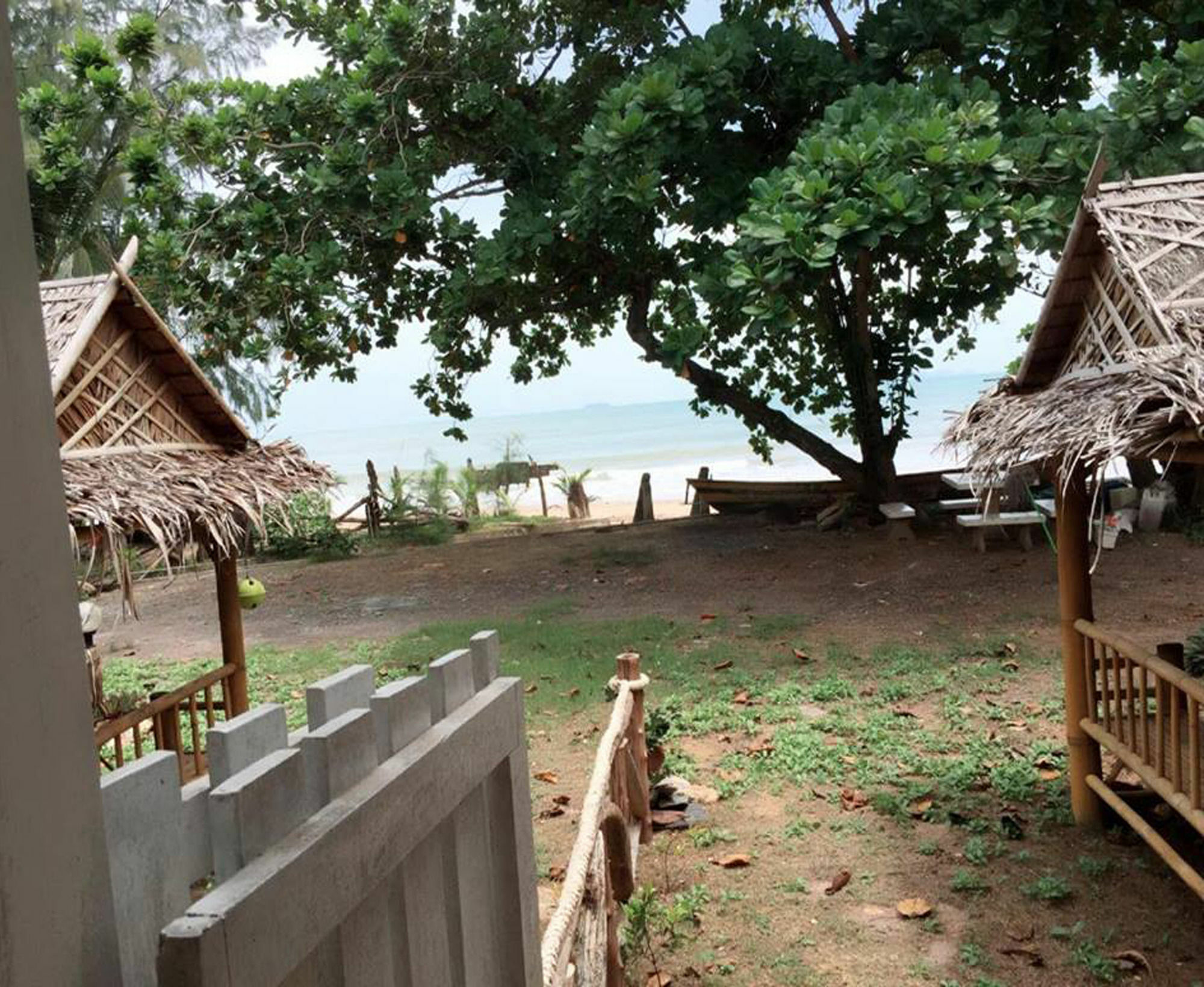 Rann Chalet Beach Side Ko Lanta Buitenkant foto